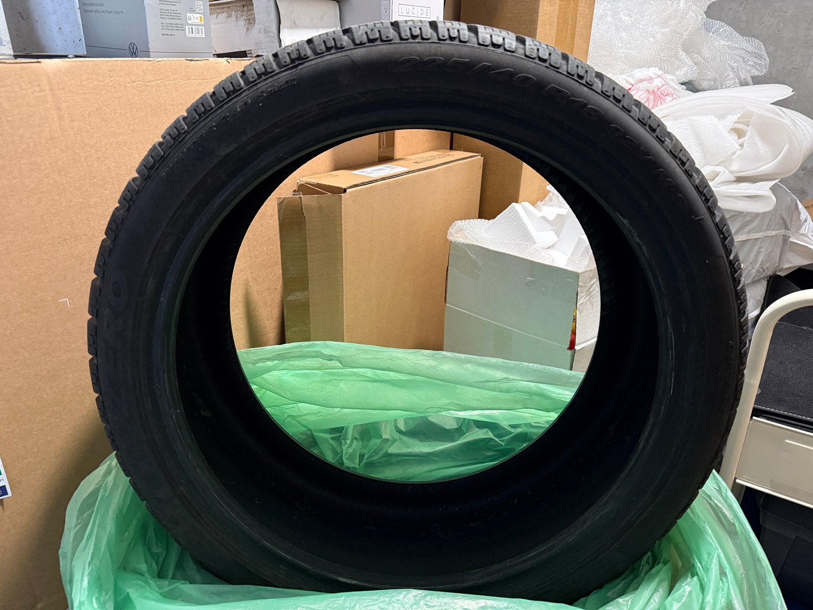 2 Pneu PIRELLI Winter 240 Sottozero Serie II (225/45R18 95V), Ophalen, Band(en)