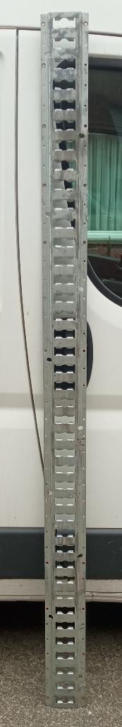 sjorrail, bevestigingsrail, E-rail. E-track 203,7 cm, Enlèvement, Utilisé