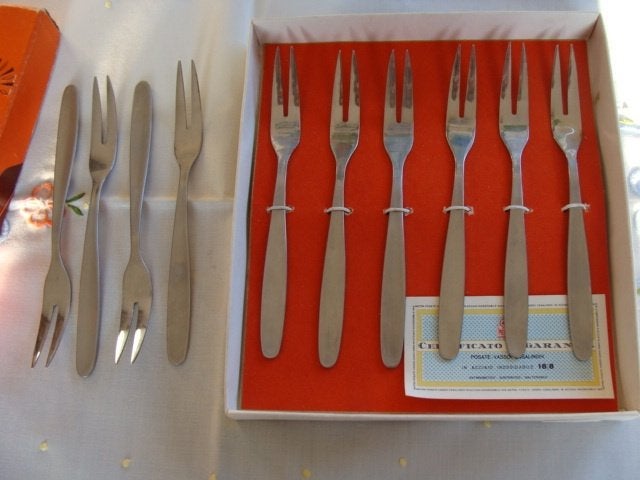 ancien coffret10 fourchettes 2 dents, ctcrnum massif, neuf, Maison & Meubles, Cuisine | Couverts, Set de couverts, Enlèvement ou Envoi