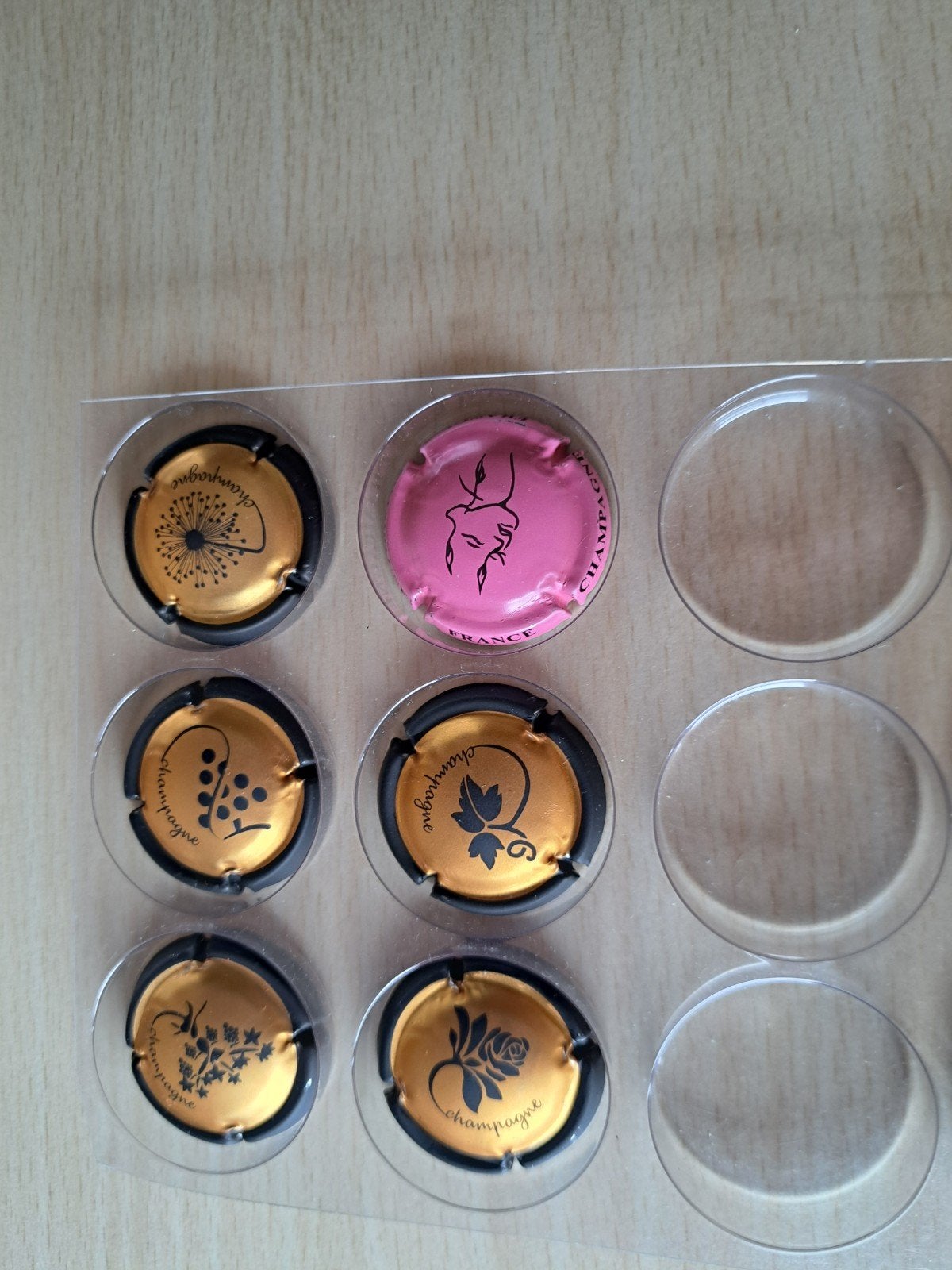 Capsules de champagne, Envoi