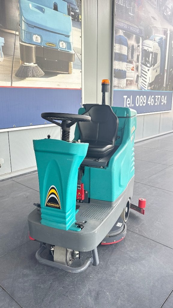 Ride-on schrobmachine Eureka E75/2, Doe-het-zelf en Bouw, Ophalen, Gebruikt, Schrobmachine
