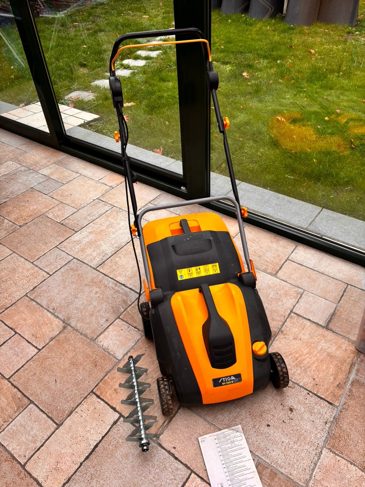 Verticuteermachine Stiga SV 415 E, Tuin en Terras, Ophalen, Zo goed als nieuw, Elektrisch