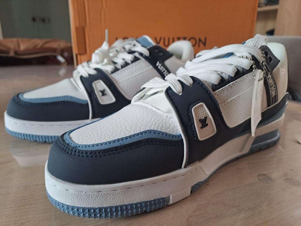 Louis Vuitton Sneakers maat 42, Blauw, Nieuw, Ophalen of Verzenden, Sneakers