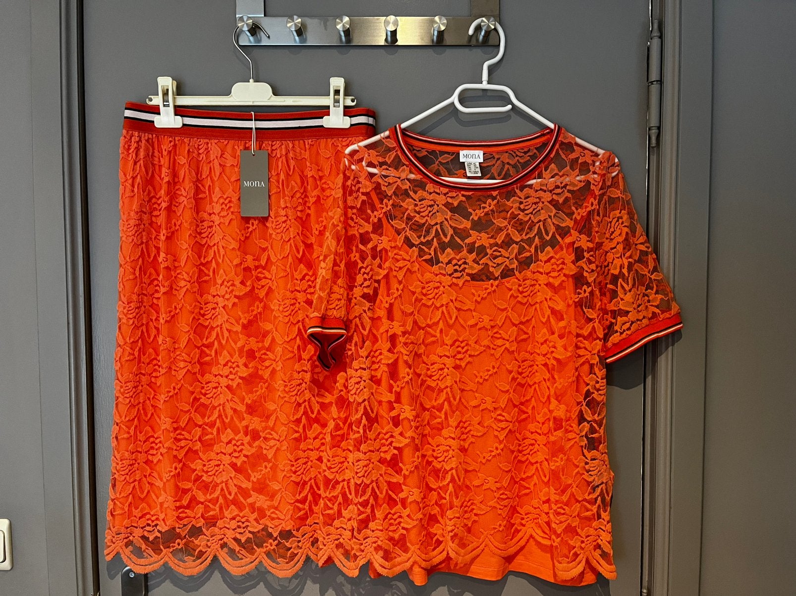 Nouvel ensemble femme en dentelle rose saumon Mona taille 42, Vêtements | Femmes, Vêtements Femmes Autre, Enlèvement, Neuf