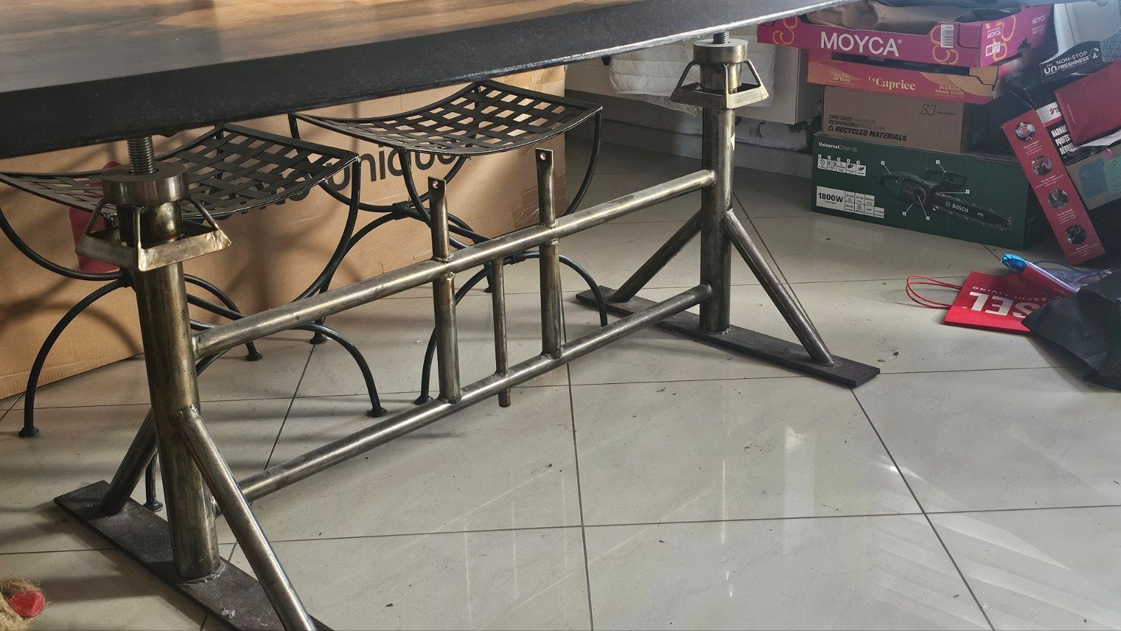Table industriel., Maison & Meubles, Enlèvement, Réglable en hauteur