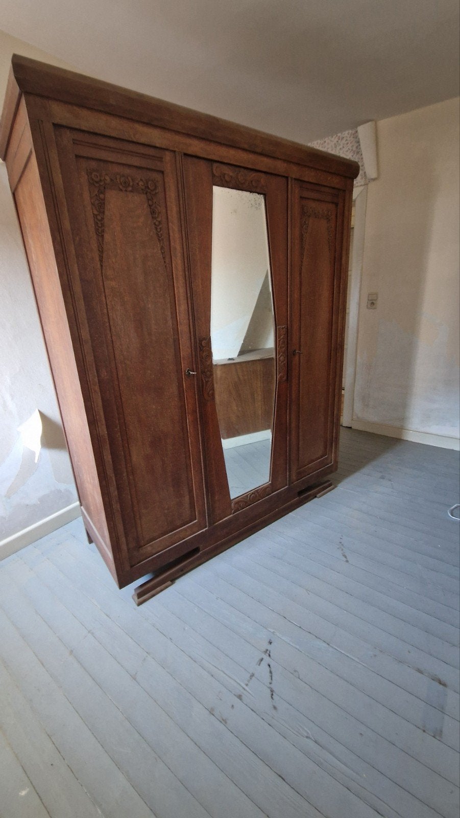 Oude kast, Enlèvement