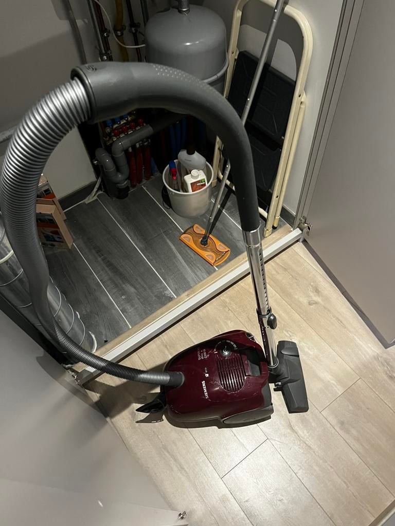 Stofzuiger, Electroménager, Aspirateurs, Siemens, Aspirateur balai, Sac à poussière, Comme neuf