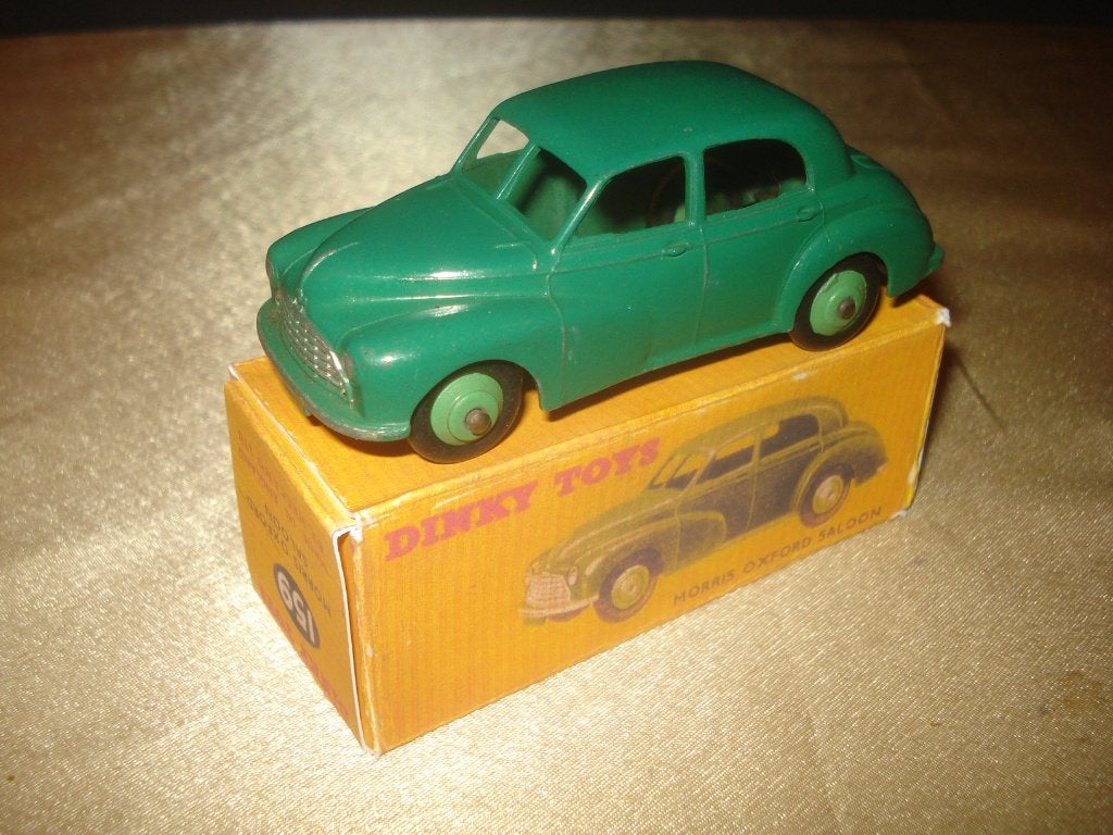 DINKY TOYS Ancienne Morris Oxford Saloon + Boîte, Enlèvement ou Envoi, Comme neuf, Voiture, Dinky Toys