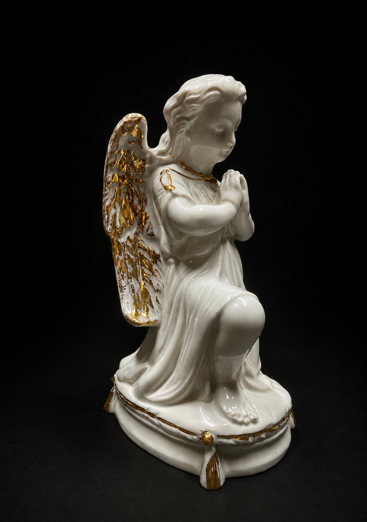 Ange priant en porcelaine antique détails dorés 22cm, Enlèvement ou Envoi