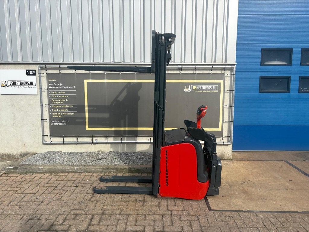 VS-23054 Elektrische triplex stapelaar Linde 5300mm, Gebruikt