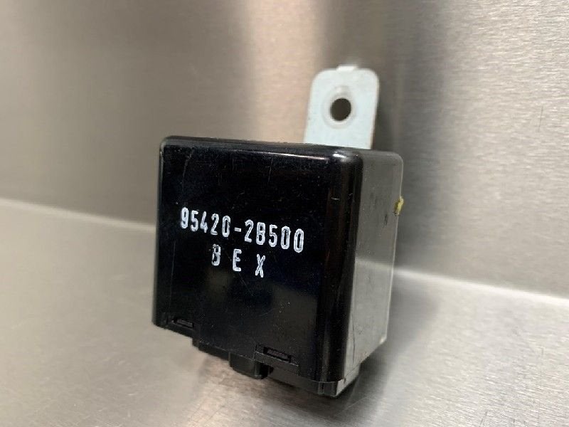 ORDINATEUR ESSUIE GLACE Santa Fe II (CM) (|954202B500|), Utilisé, Hyundai