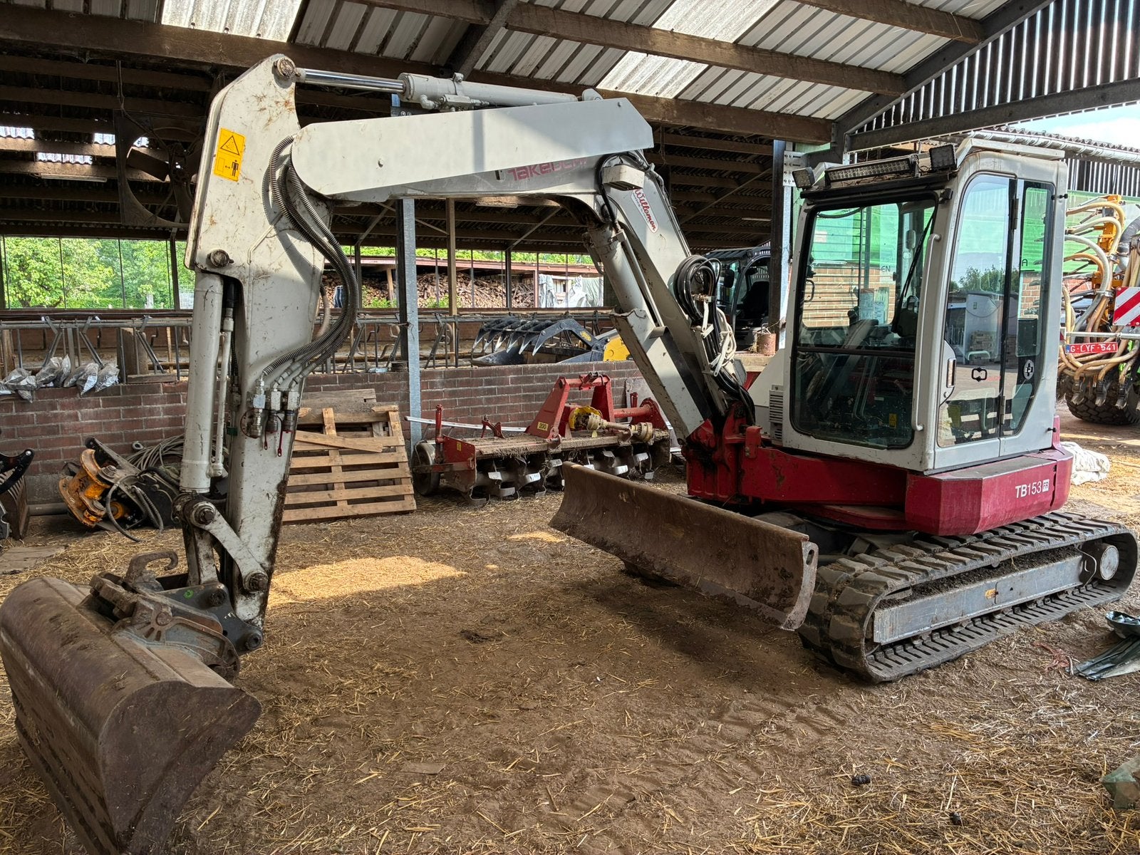 Takeuchi tb153 fr, Ophalen, Zo goed als nieuw