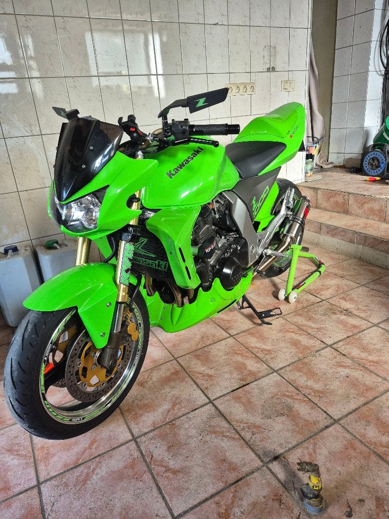 Kawazaki z 1000, Motos, Motos | Kawasaki, Particulier, Sport, plus de 35 kW, 4 cylindres, Permis Moto A, Échappement sport, Manuelle