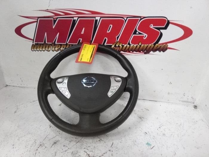 Volant d'un Nissan Leaf, -, -, 3 mois de garantie, Utilisé