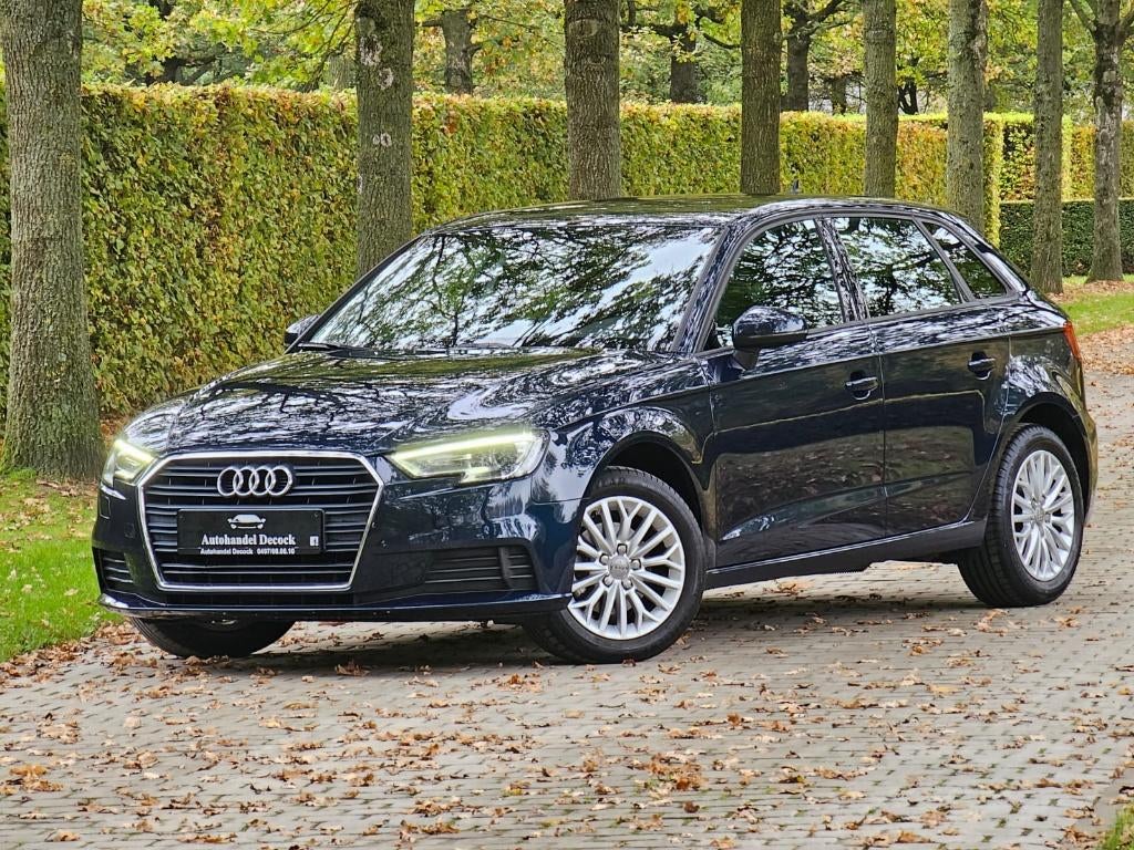 Audi a3 30TFSI Stronic | AUTOMAAT | DAB | BTW | SPORTSTUUR, Auto's, Automaat, Stof, Lichtsensor, Blauw