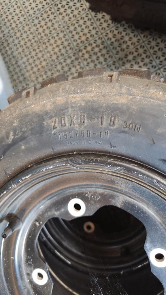 4 roues Quad yamaha Raptor 2005 et toutes pièces du modèle, Autre, Pneu(s), Enlèvement, Autre