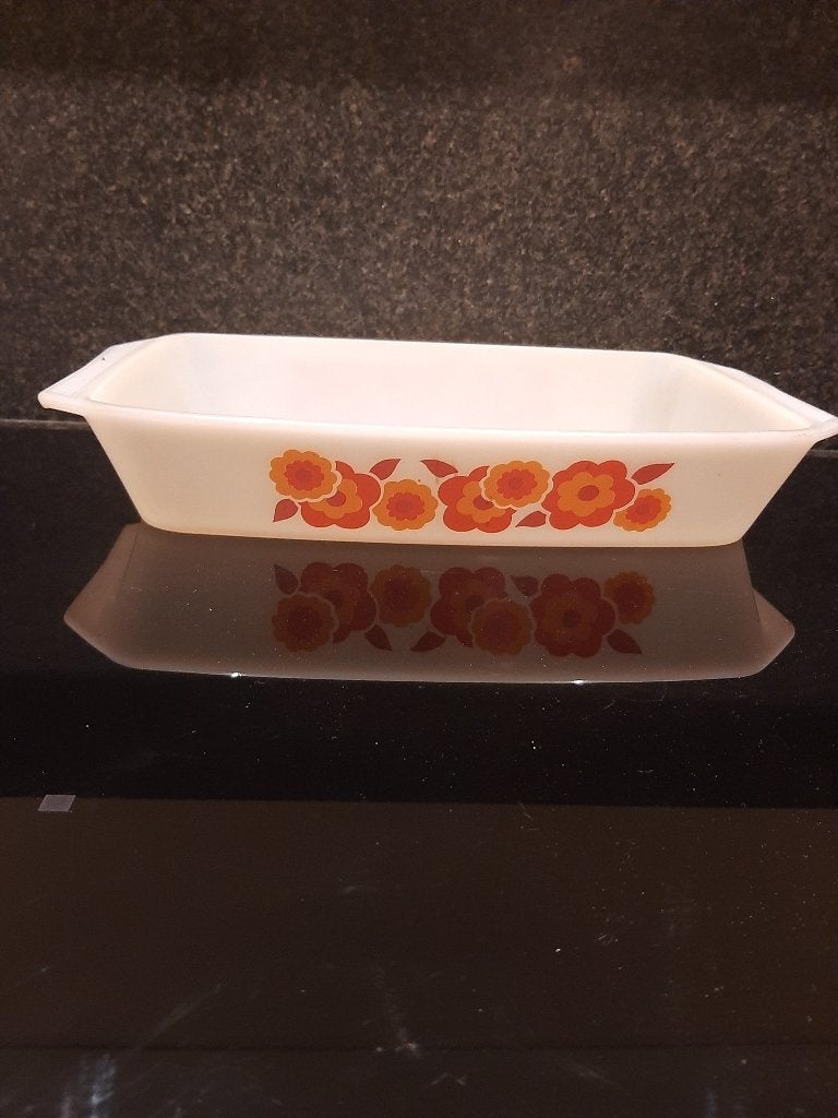 Mooie arcopal ovenschotel "lotus", Huis en Inrichting, Ophalen of Verzenden, Zo goed als nieuw, Schaal of Schalen