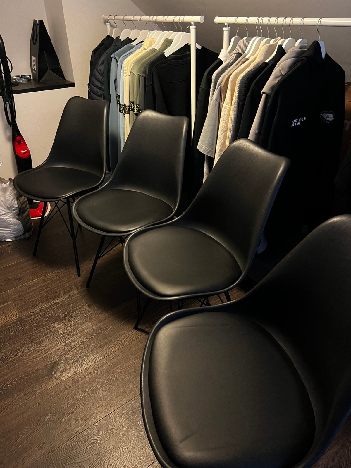 4 zwarte stoelen, Ophalen, Gebruikt
