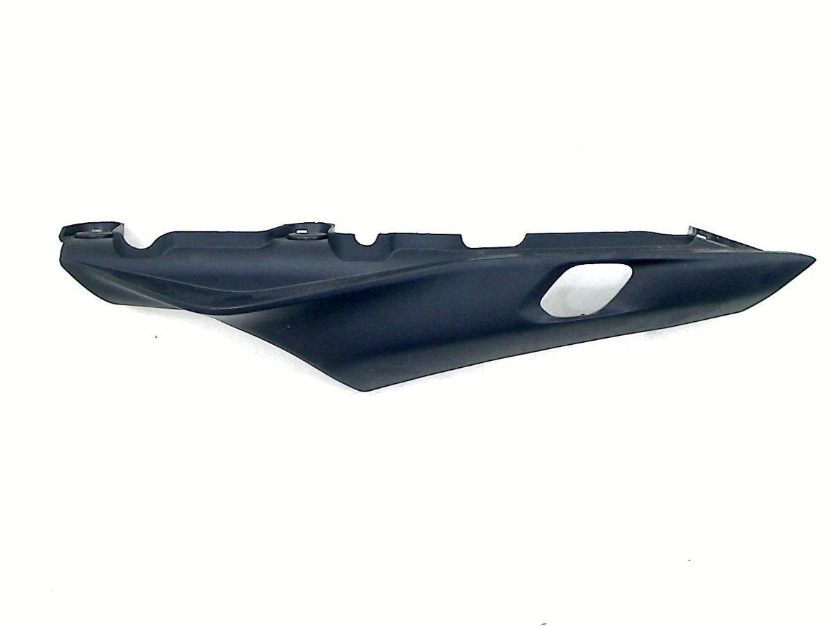 QUEUE DE CARENAGE GAUCHE Yamaha MT 09 2021-2023 (MT09 B7N), Dhr. S. di Majo, Utilisé, Info@cama-motorparts.nl, P.J. Troelstraweg 8 8
3144 CX  MAASSLUIS, NL