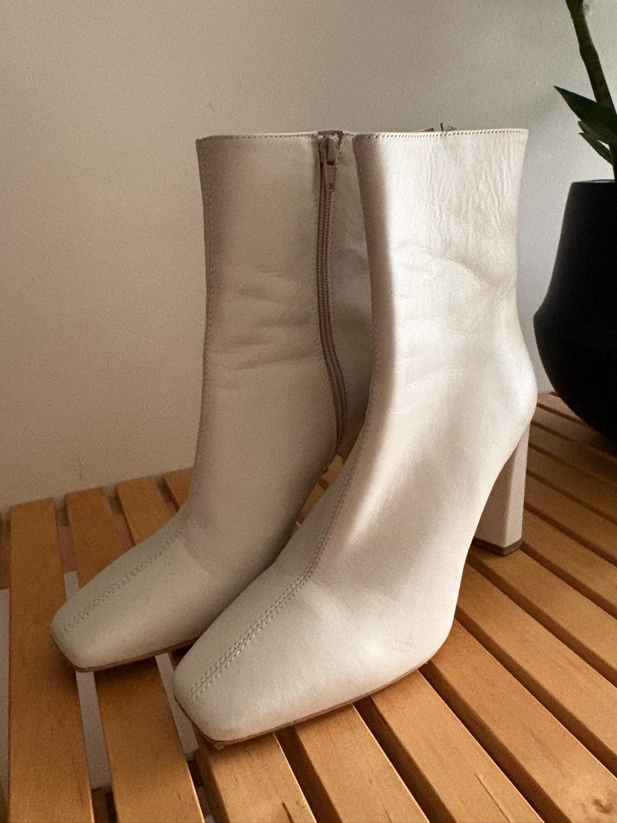 Enkellaarsjes Paris Londres, Enlèvement ou Envoi, Comme neuf, Boots et Botinnes, Blanc