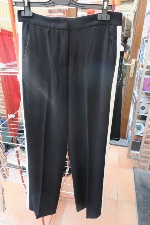 Broek zwart witte streep opzij Essentiel mt 36, Kleding | Dames, Broeken en Pantalons, Zwart, Ophalen of Verzenden, Zo goed als nieuw