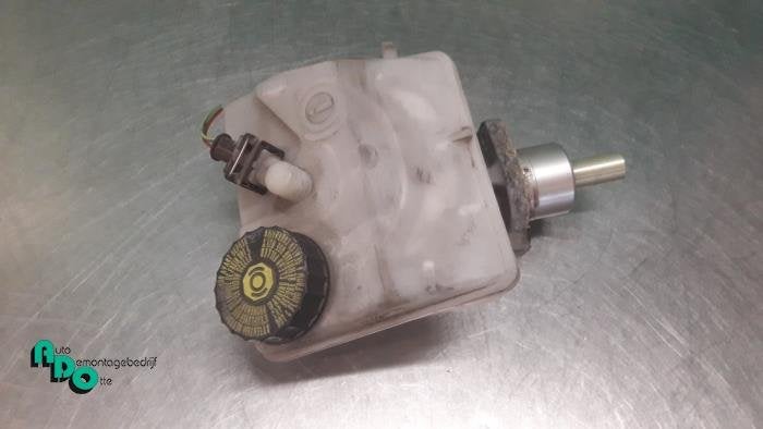 Cylindre de frein principal d'un Peugeot 206 (206 98-), -, 3 mois de garantie, Utilisé, -