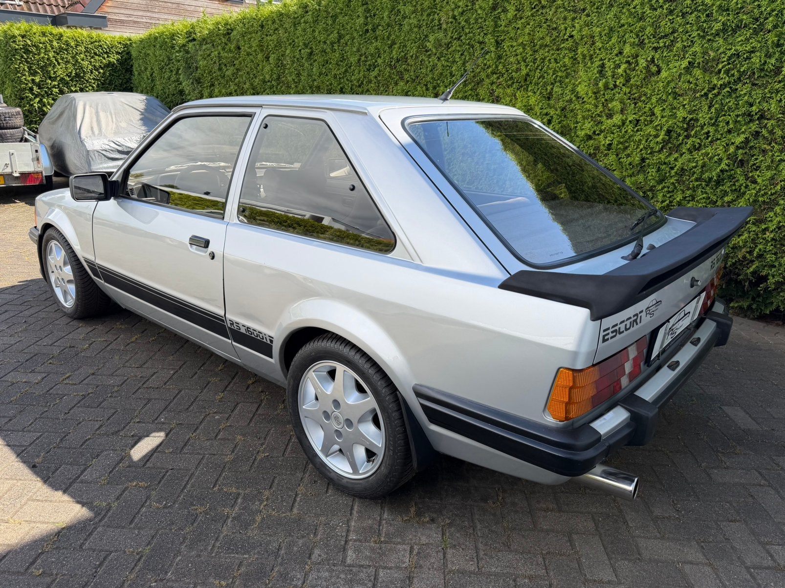 Ford Escort MK3 RS1600i Motorsport rare, Autos, Argent ou Gris, Boîte manuelle, Système audio, 5 places