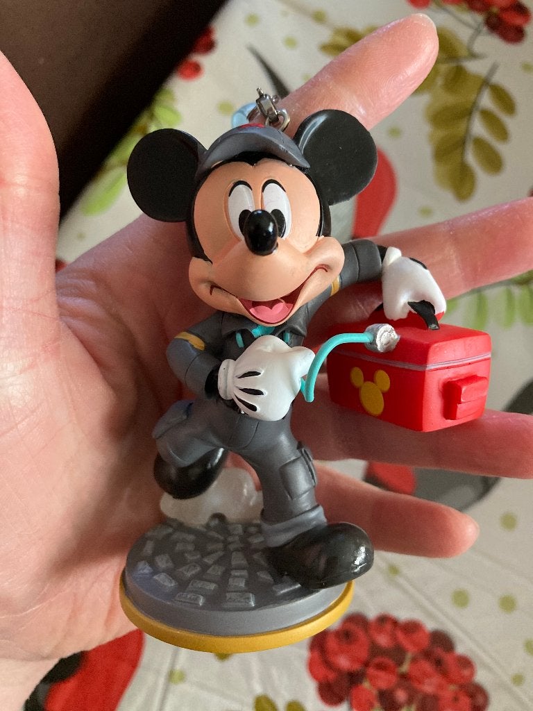 Nieuw Disney ornament - Mickey Mouse EMT ( Ambulance ), Enlèvement ou Envoi, Mickey Mouse, Neuf, Statue ou Figurine