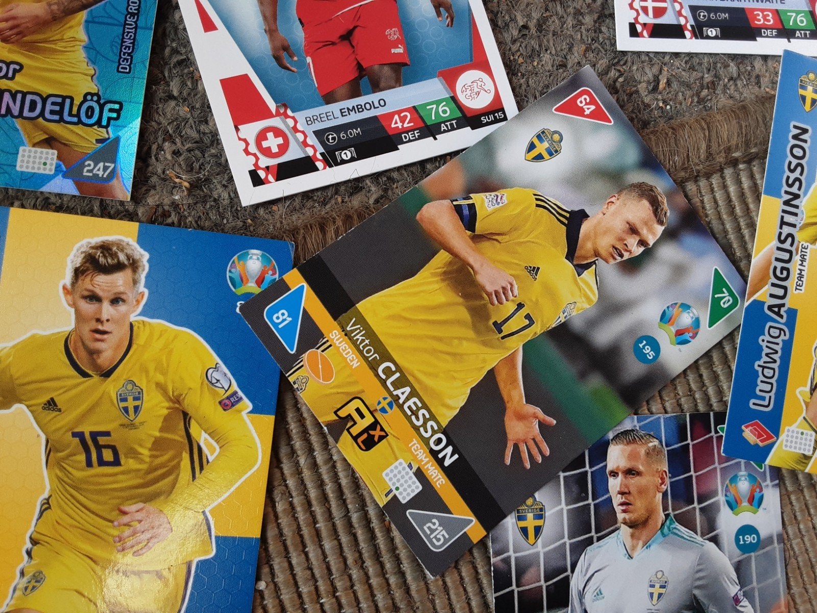 Fifa voetbal kaarten ruilen tegen popimons kaarten ruilen, Hobby en Vrije tijd, Ophalen