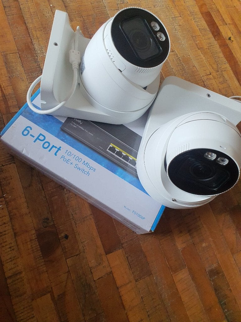 Vesta 8MP TiOC varifocale videokit met PoE-schakelaar, Audio, Tv en Foto, Videobewaking, Ophalen of Verzenden, Zo goed als nieuw