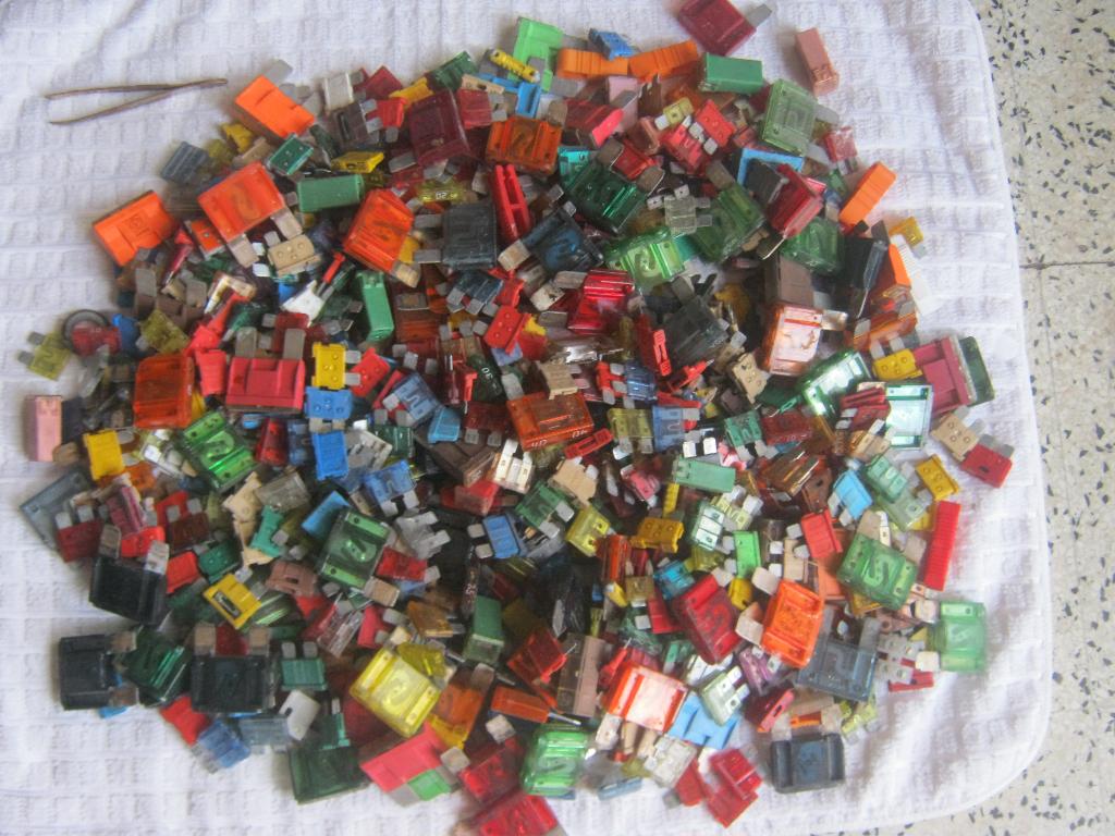 Fusibles pour toutes voitures vendre tous ensemble, Enlèvement ou Envoi, Utilisé, Skoda
