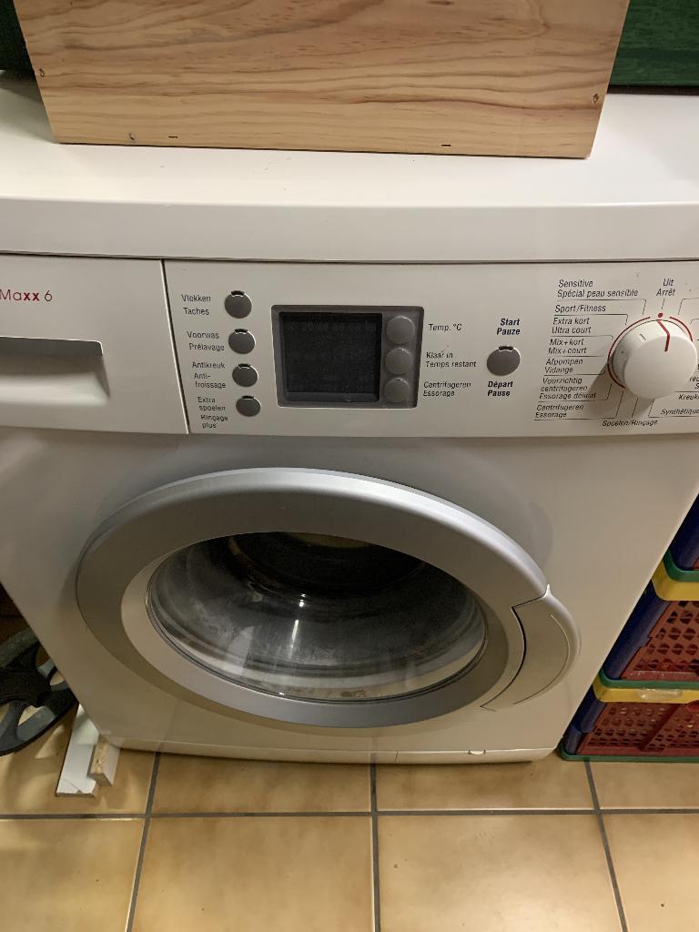 BOSCH MAXX 6 Wasmachine, Electroménager, Lave-linge, Utilisé, Chargeur frontal, 4 à 6 kg, 85 à 90 cm, 1200 à 1600 tours, Programme lavage à la main