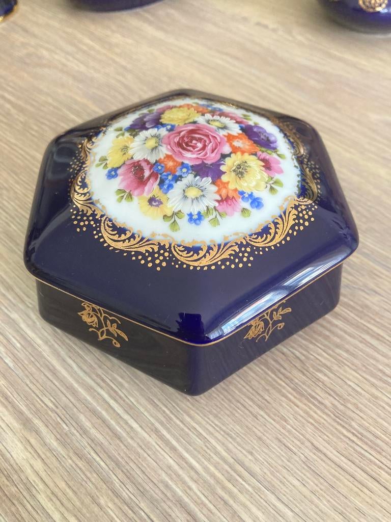 Prachtig Limoges Porseleinen doosje Castel 22 krt goud, Ophalen of Verzenden, Zo goed als nieuw