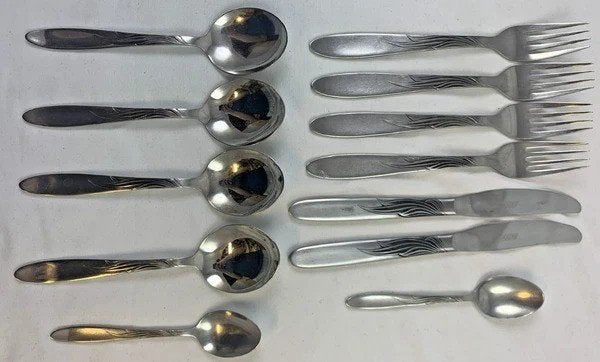 Coutellerie Gero Zilmeta 520 Tango, fourchettes, couteaux, c, Antiquités & Art, Antiquités | Couverts, Envoi