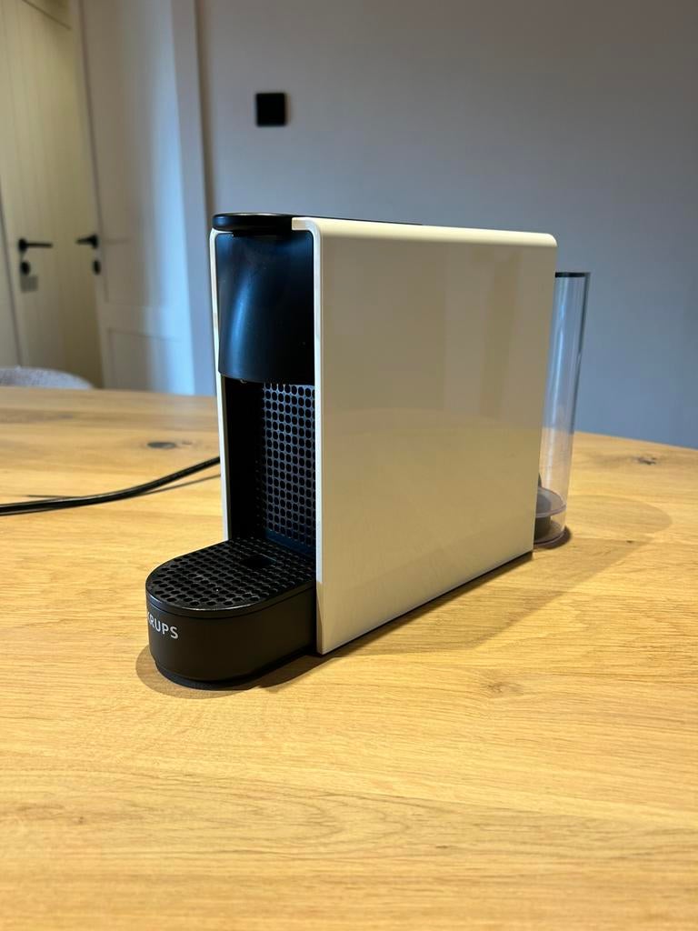 Koffiemachine Krups Nespresso (inclusief +/- 150 capsules), Elektronische apparatuur, Koffiezetapparaten, Koffiemachine, Ophalen of Verzenden