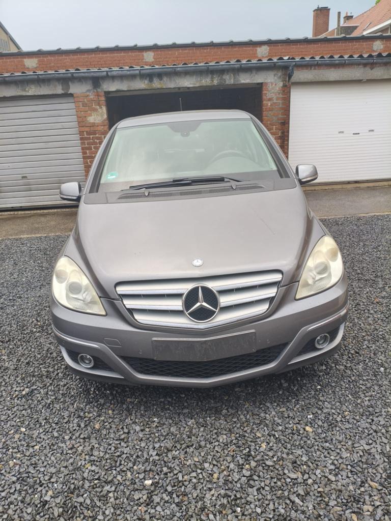 Mercedes B180CDI grise, Autos, Argent ou Gris, Achat, Noir, 5 portes