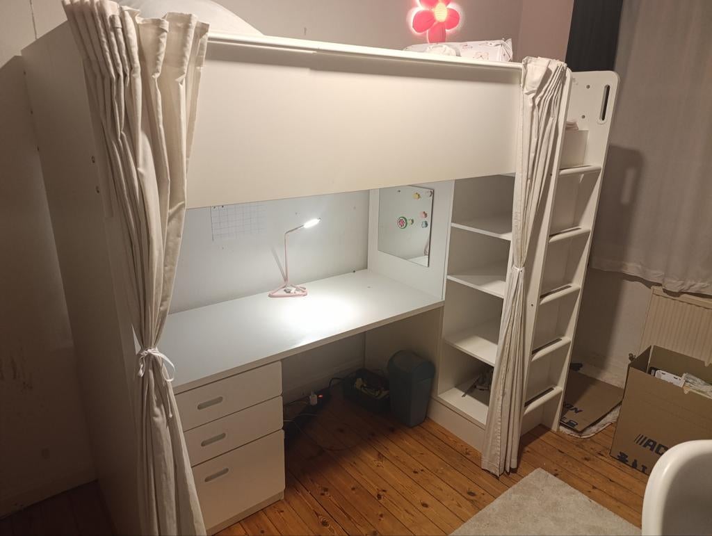 Lit bateau avec bureau intégré et matelas neuf., Maison & Meubles, Chambre à coucher | Lits superposés & Lits mezzanines, Enlèvement