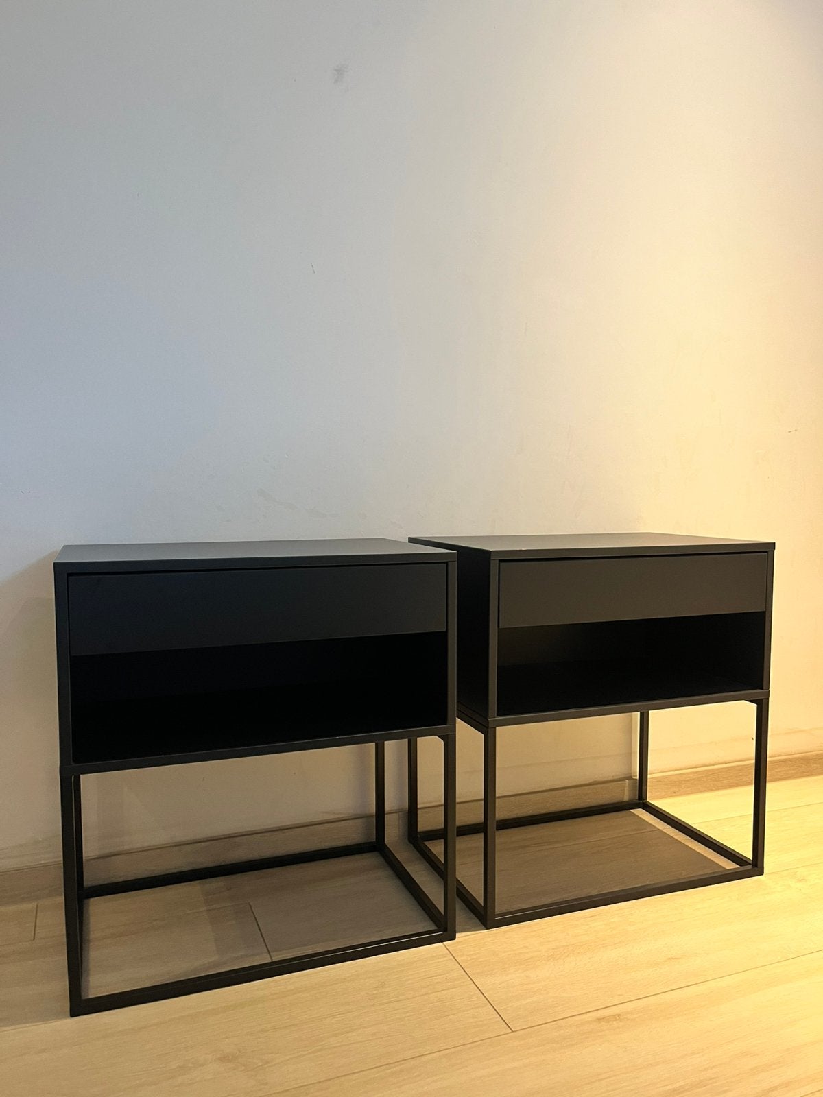 2 nachtkastjes zwart ikea, Huis en Inrichting, Ophalen, Gebruikt, 45 tot 65 cm, 55 tot 70 cm