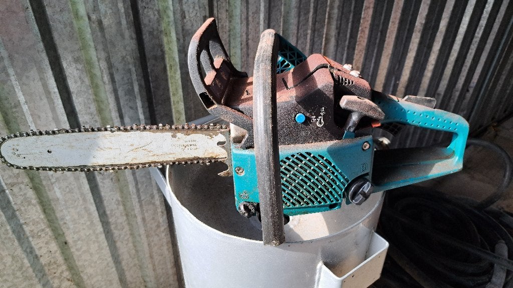 Makita kettingzaag, Ophalen, Gebruikt, Kettingzaag