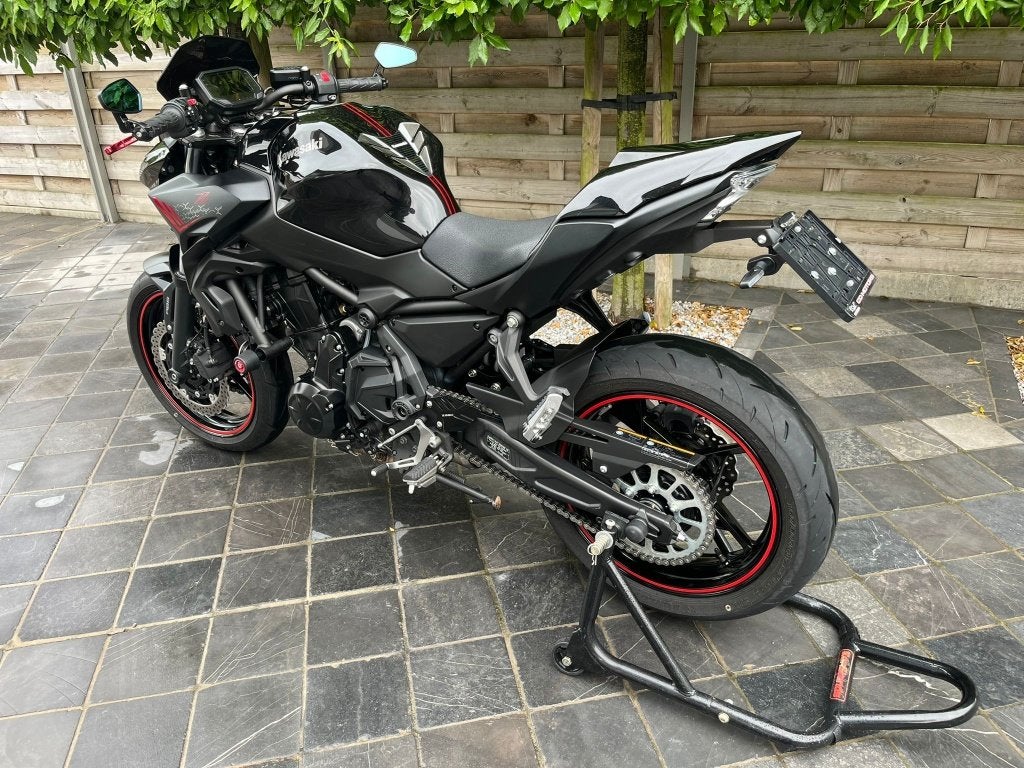 Kawasaki z650 **performance**4300km**Arrow uitlaatlijn**35kw, Motoren, Motoren | Kawasaki, 2 cilinders, 649 cc, Minimaal motorrijbewijs A2