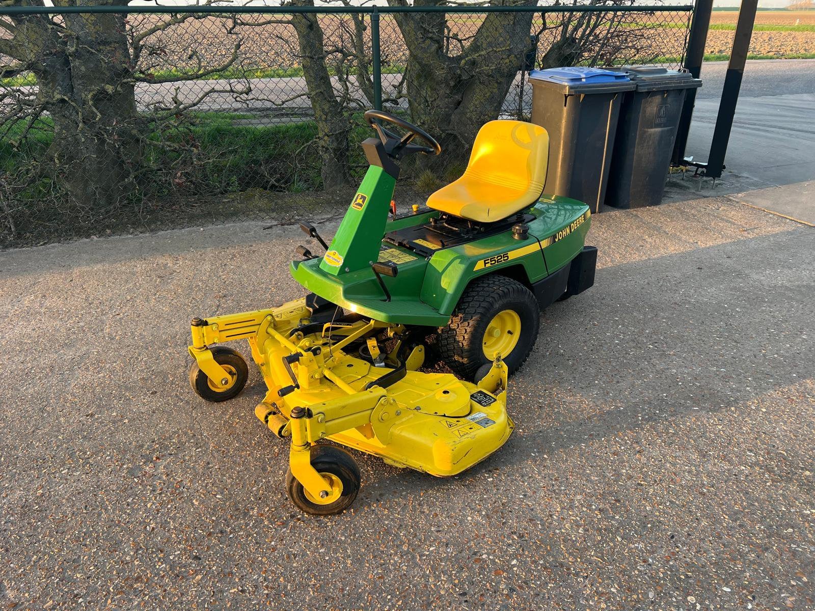 John Deere F525 zitmaaier, Enlèvement ou Envoi