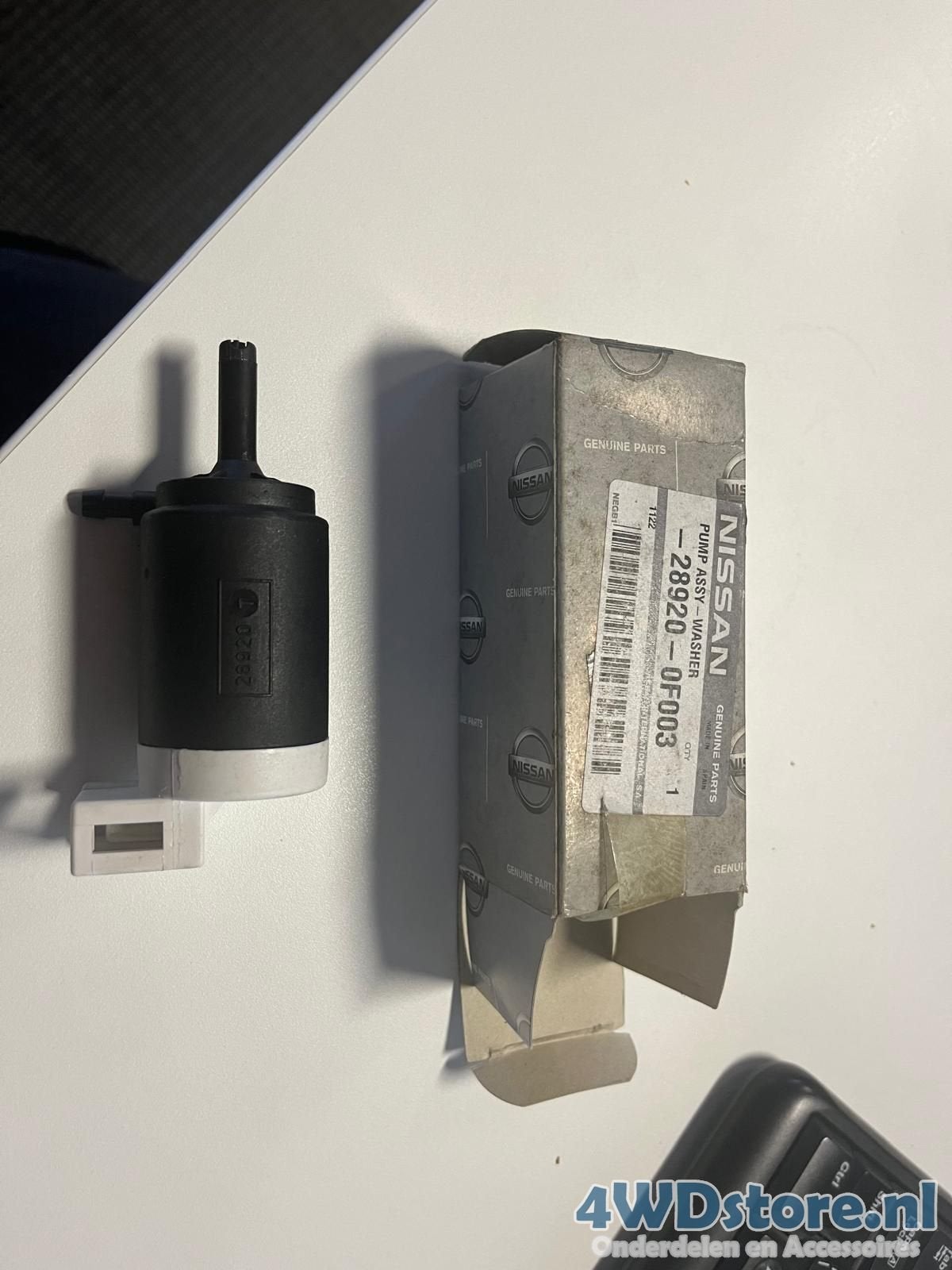 Ruitensproeierpomp, 28920-0F003, terrano, Neuf, -, -, Nissan