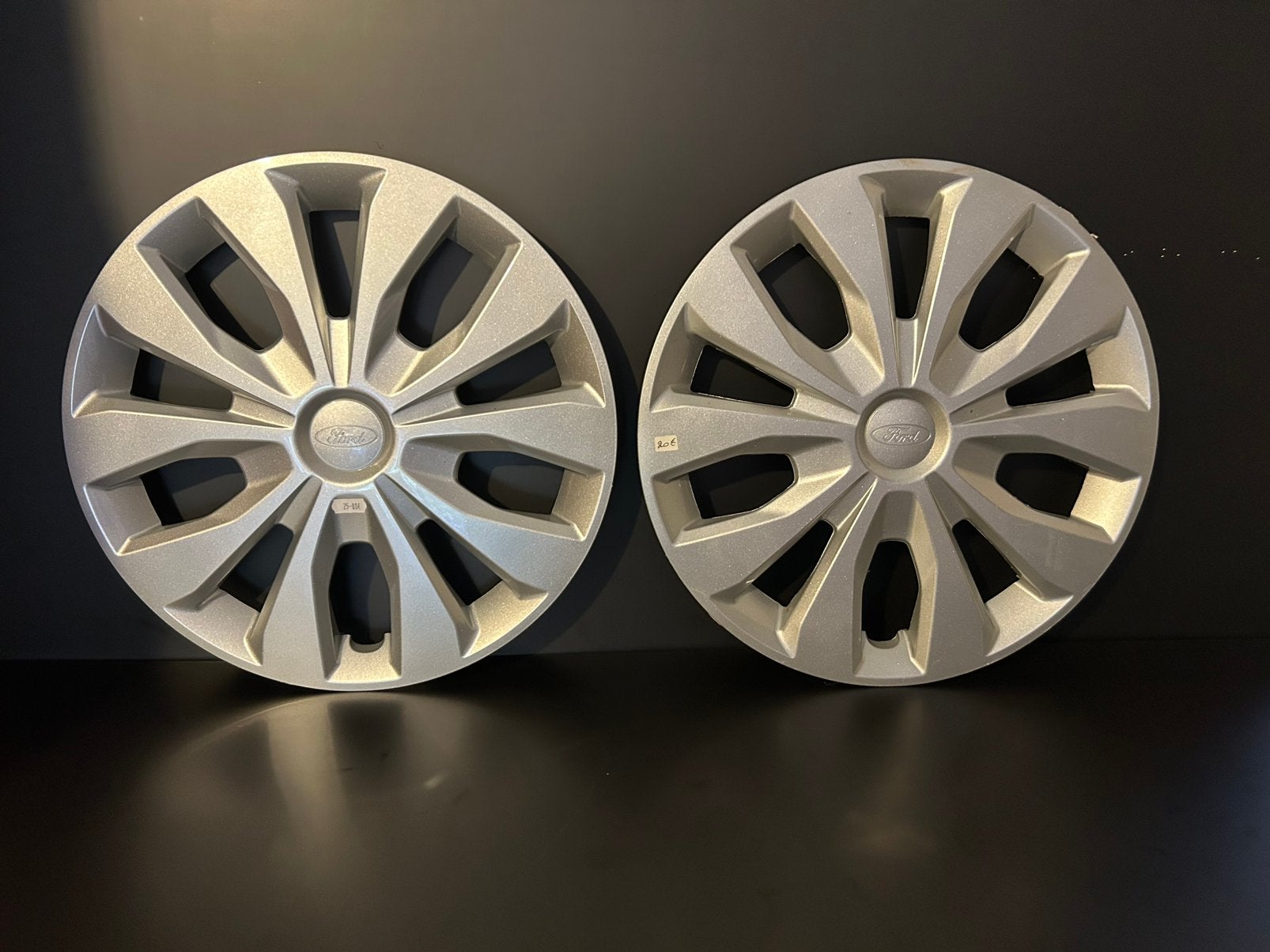 2 enjoliveurs d’origine ford fiesta transit 15", Enlèvement ou Envoi, Comme neuf