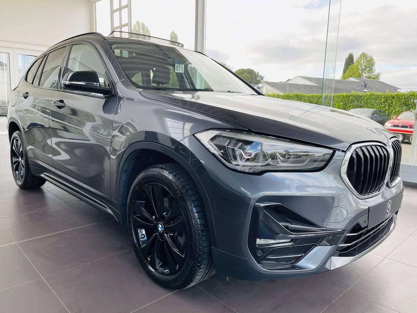 BMW X1 1.5iA * GARANTIE + TOIT PANO + LED + GPS + CUIR *, Autos : Divers, Argent ou Gris, Automatique, 1499 cm³, SUV ou Tout-terrain