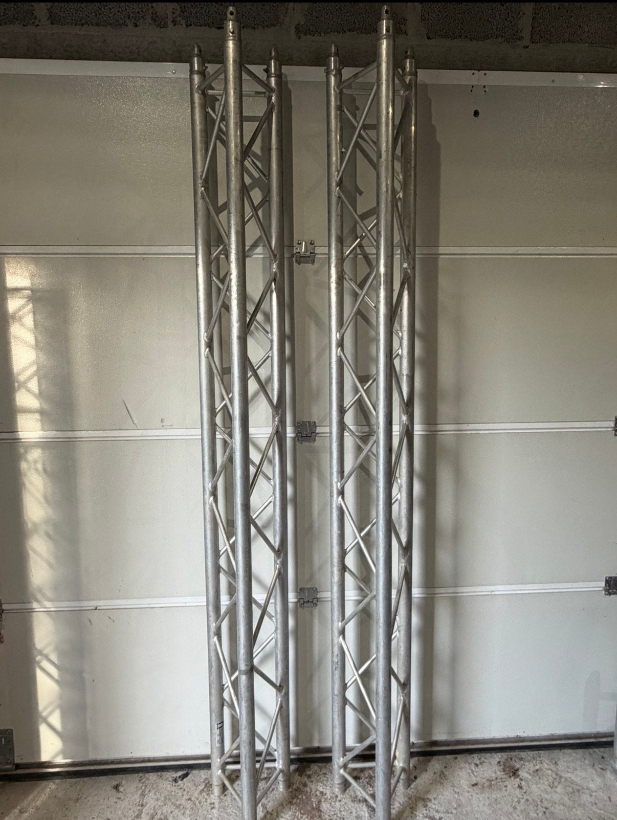 Ferme X30d, Enlèvement
