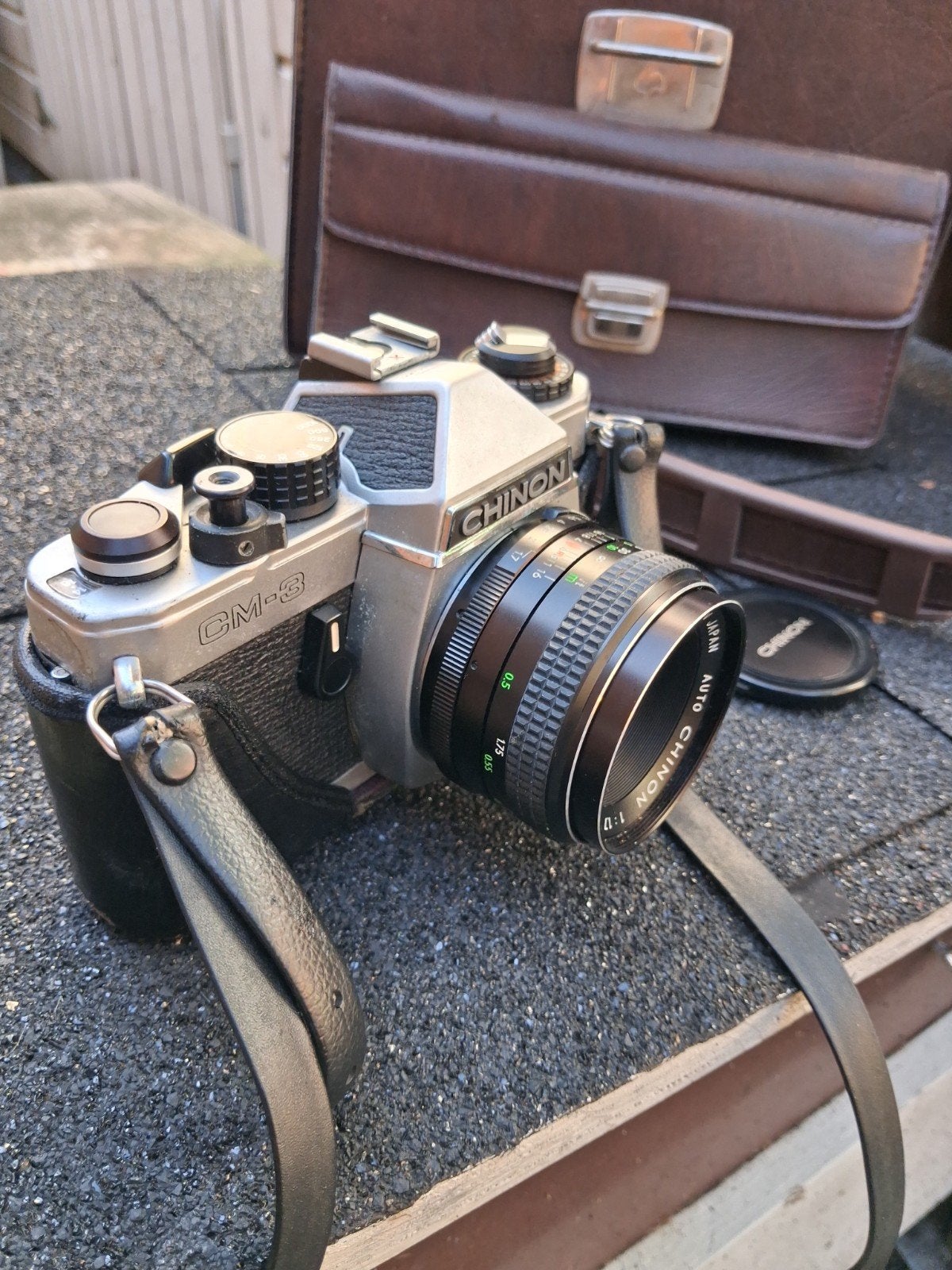 Chinon CM-3 analoge 35mm spiegelreflexcamera 2 extra lenzen, Audio, Tv en Foto, Ophalen of Verzenden