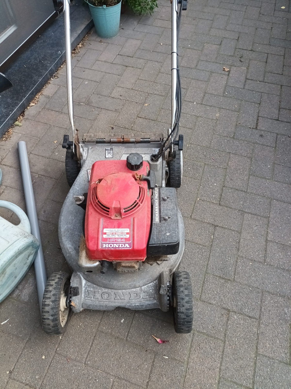 Honda grasmaaier, Enlèvement