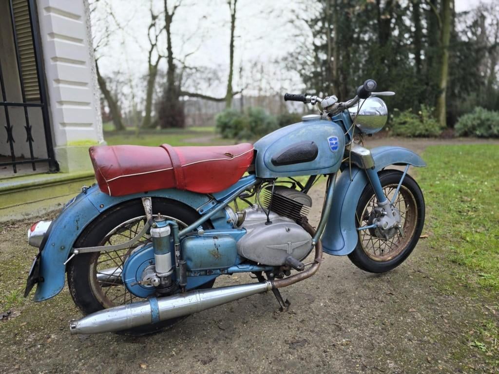 adler, Permis Moto A1 minimum, Sport, 12 à 35 kW, 1 cylindre
