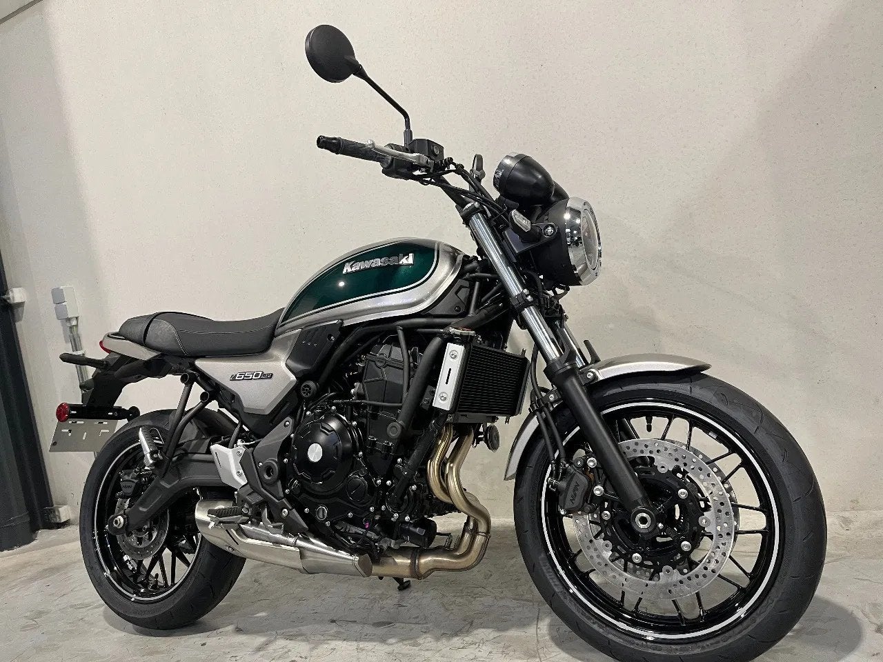 Kawasaki Z650RS in nieuwstaat (BTW MOTO) (bj 2024), Motoren, Bedrijf, Meer dan 35 kW, Overig, 650 cc