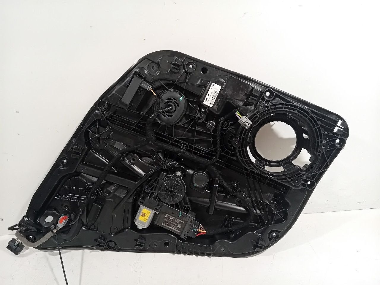 Raammechaniek elektrisch links achter Volvo XC60, Onderdelen@venauto.nl, Van der Ven Autorecycling B.V., Ettenseweg 76, 4706 PB Roosendaal, The Netherlands